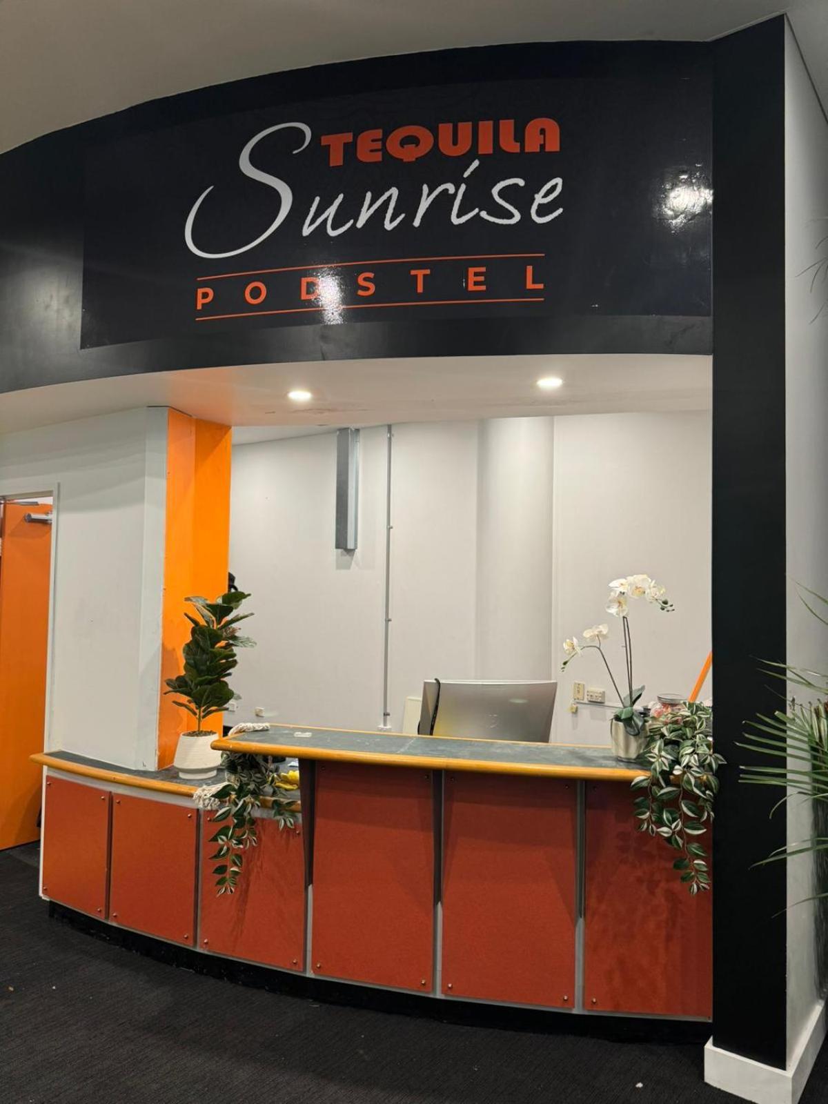Tequila Sunrise Podstel Hostel *